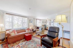 Cozy Cottage Walk to Nauset Beach